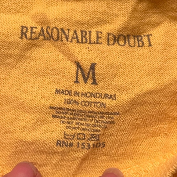 REASONABLE DOUBT Women’s Biggie & Jay Z Short Sleeve Crop Top. Sz M. - Picture 3 of 3